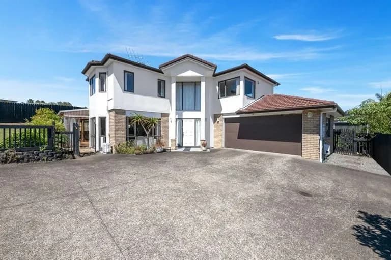 Northcross, 5 bedrooms 9 Jomard Terrace