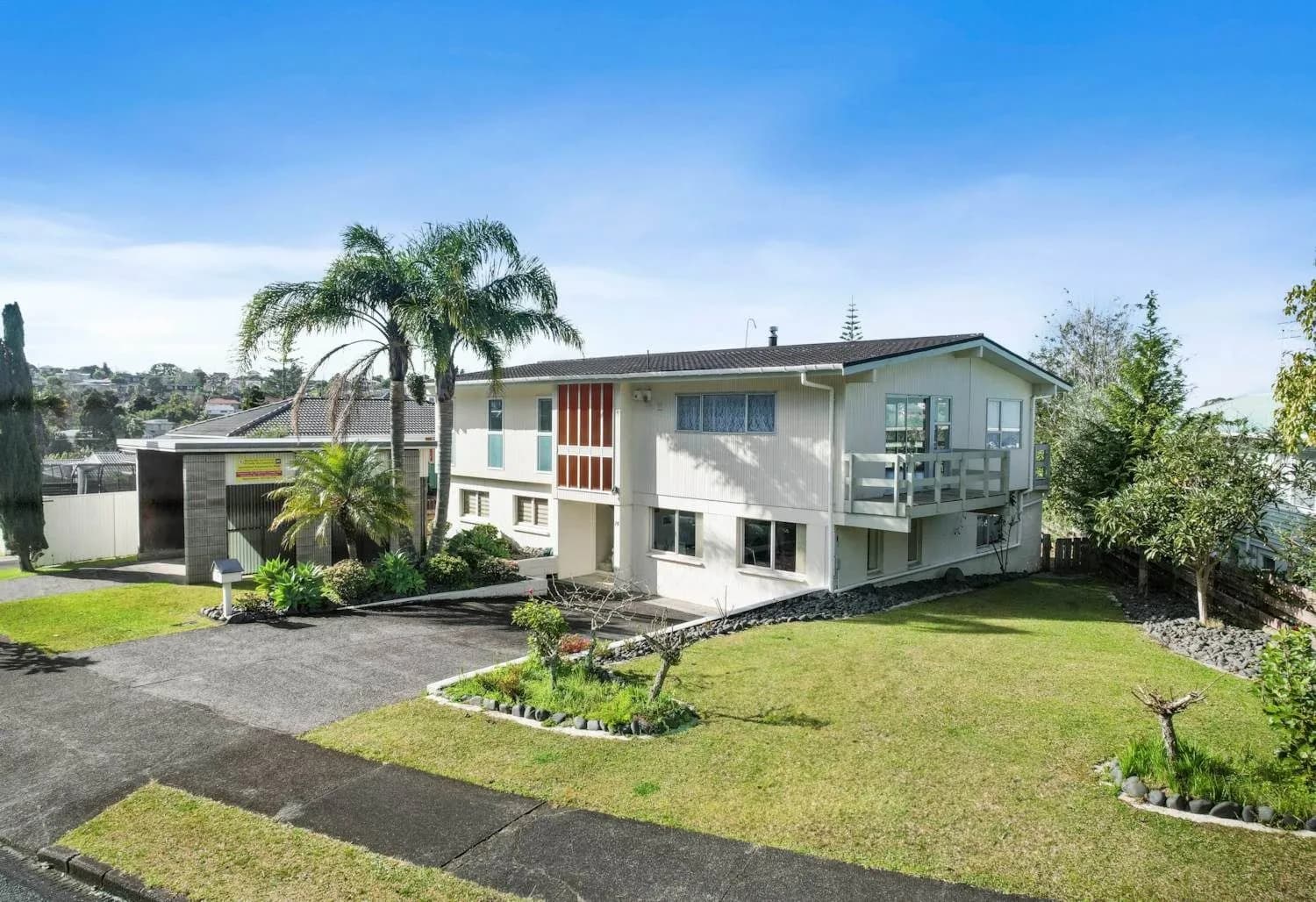 Forrest Hill, 4 bedrooms 19 Ravenwood Drive