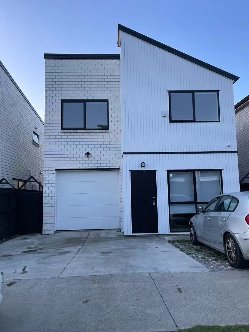 Hobsonville, 5 bedrooms 7 Pilot Drive