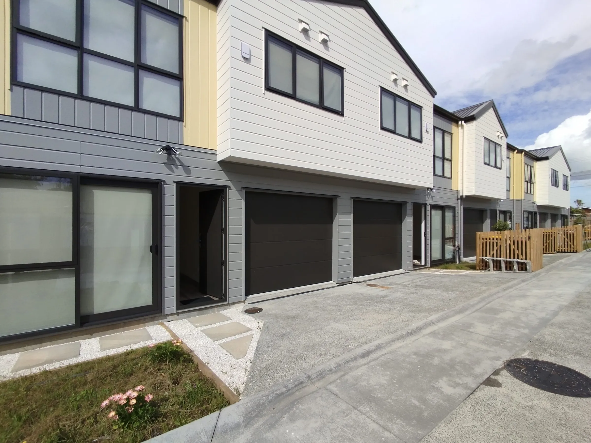 Massey, 3 bedrooms Royal Rd