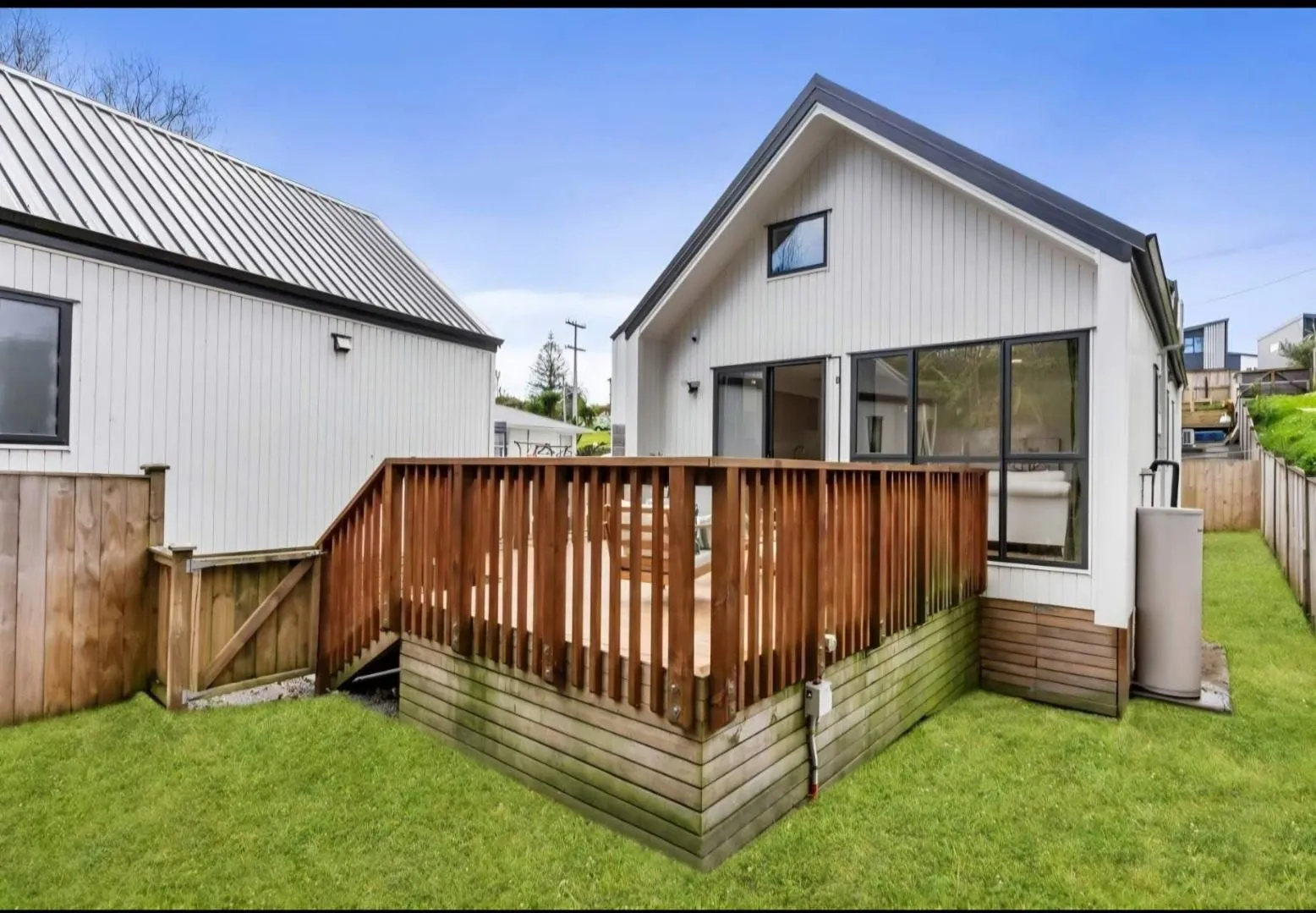 3 bedrooms 122D Lancaster Road, Beach Haven, North Shore City, Auckland