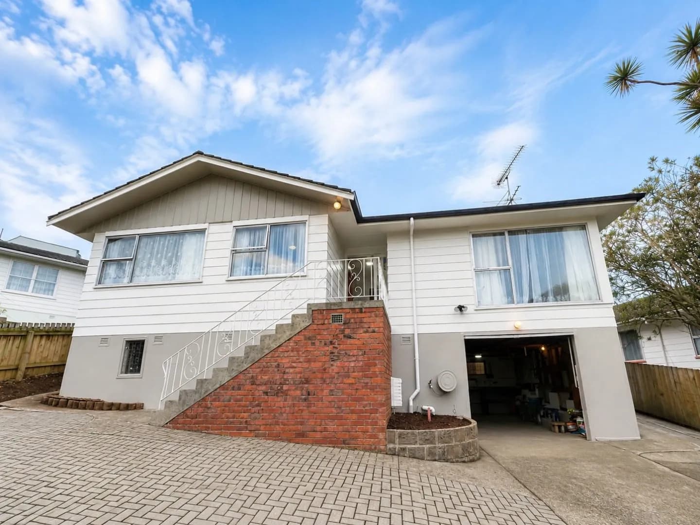 3 bedrooms 33 Normanton Street, Glenfield, North Shore City, Auckland