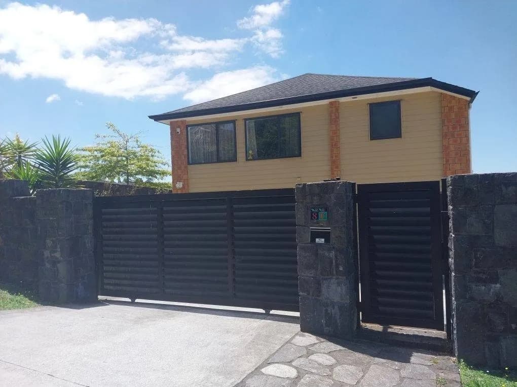 6+ bedrooms  86 Fairview Ave, Fairview Heights, North Shore City, Auckland