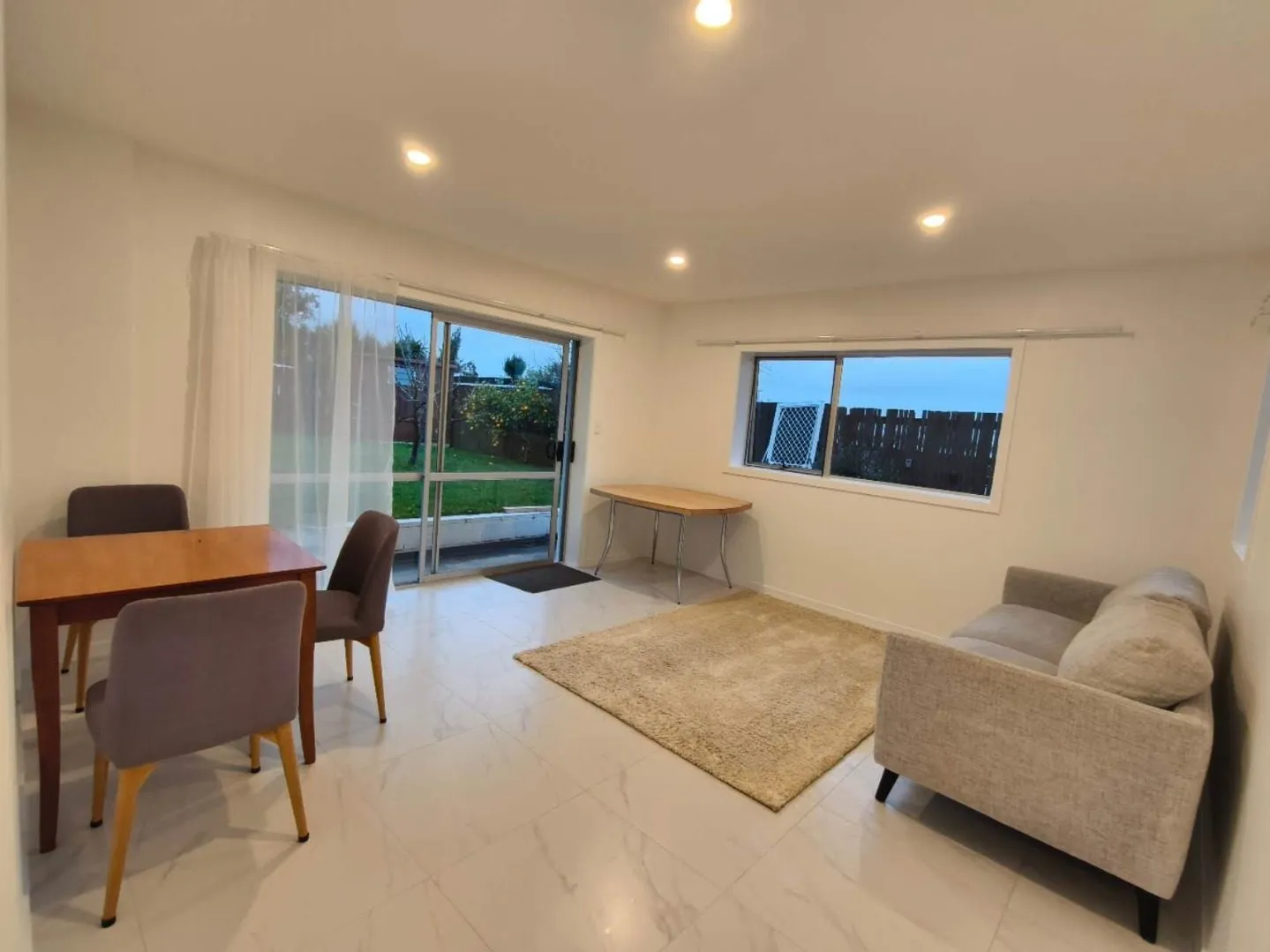 2 Bedrooms  9 Darlington Place, Glendene