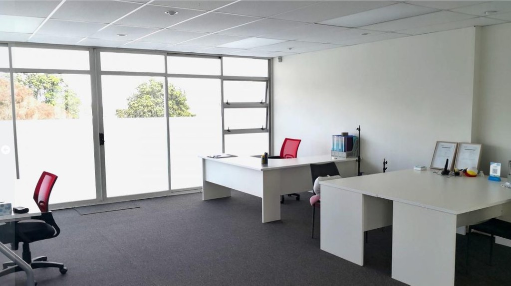 Bright Office on Rosedale Road for lease